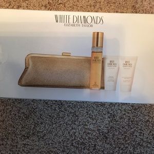 White Diamonds- Set